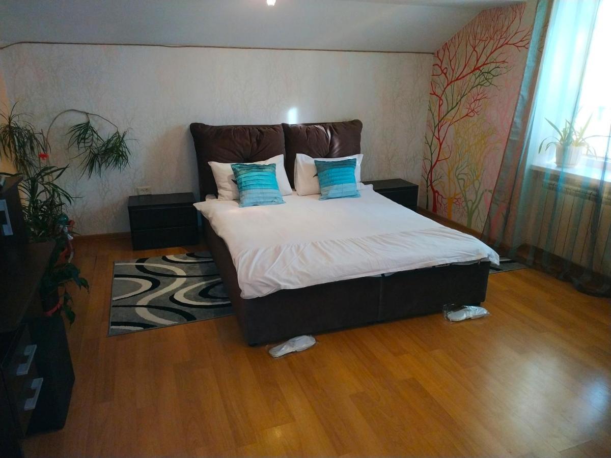 Apart Club Kosmo Apartment แชร์นิฟซี ภายนอก รูปภาพ
